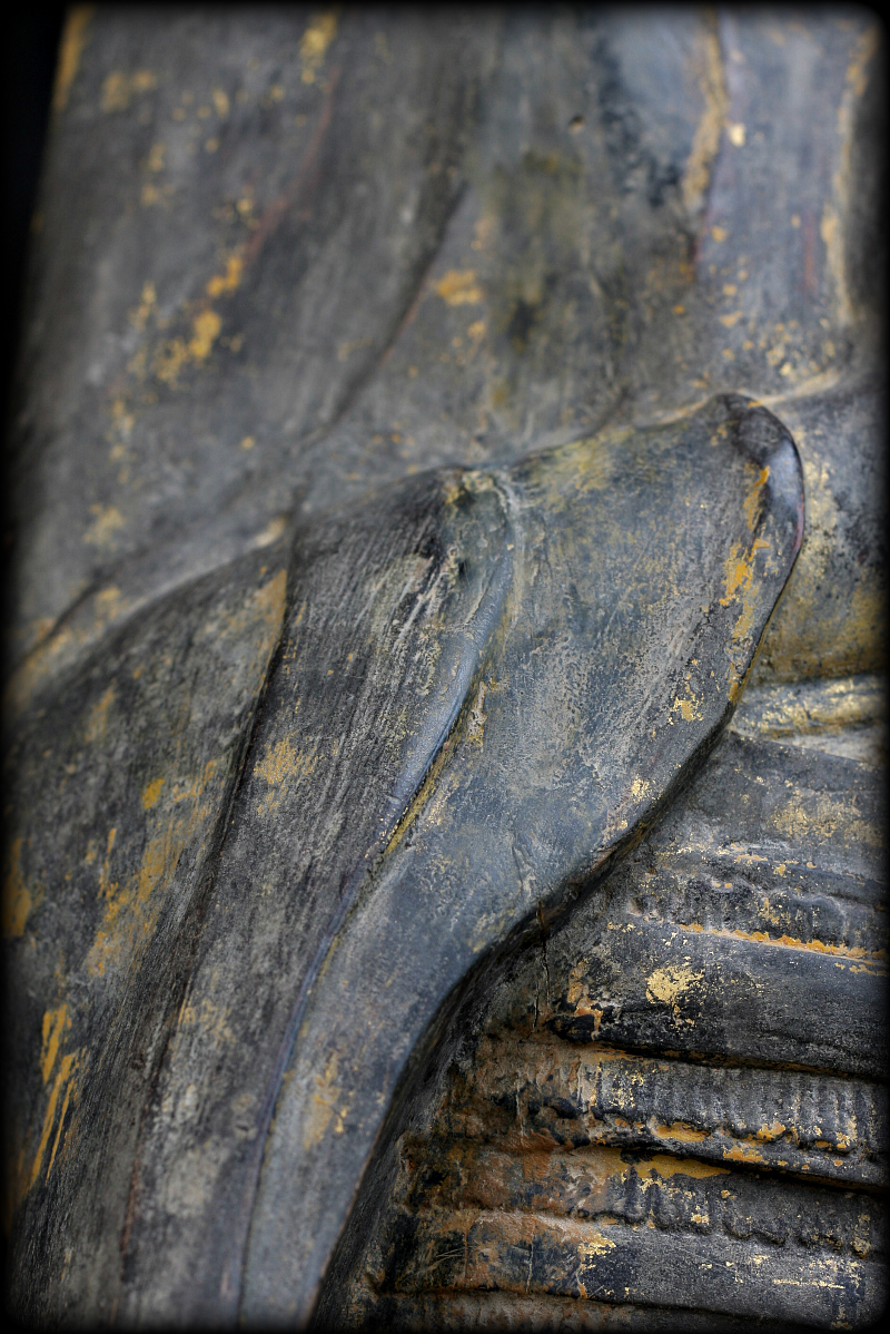 Extremely Rare 17C Wood Burmese Ava Buddha #A029